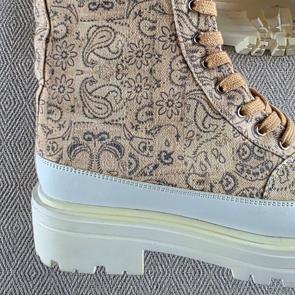 Free People Feels Good To Be Lost Paisley Lug Sole Boots EU 38 US 7.5 /8 Boho - Picture 6 of 8